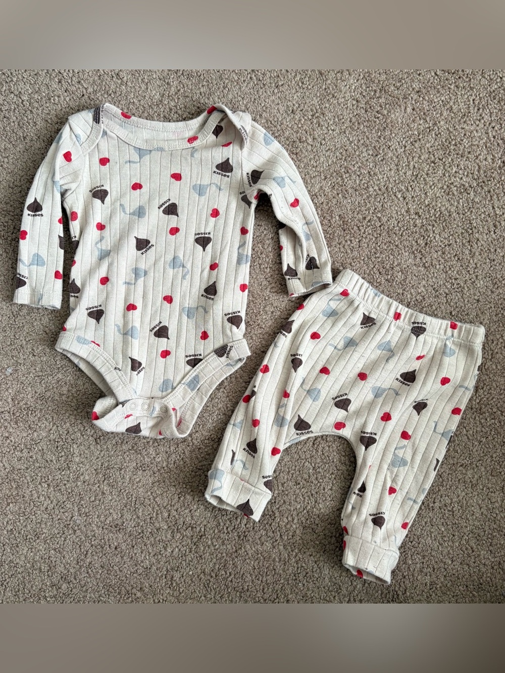 Hershey's Kisses Baby 0-3M 2pc Ribbed Knit Bodysuit & Pants Set